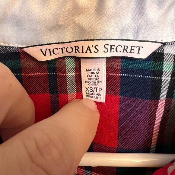 Victoria's Secret Red Plaid Long Sleeve Button Down Christmas Pajama Top Size XS - Picture 4 of 13